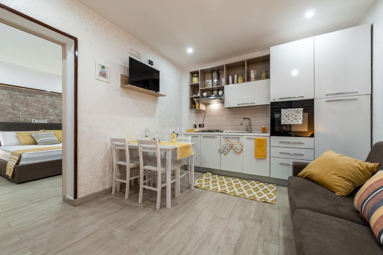 Yhellow Home Comfy Apartment Bari Exterior photo